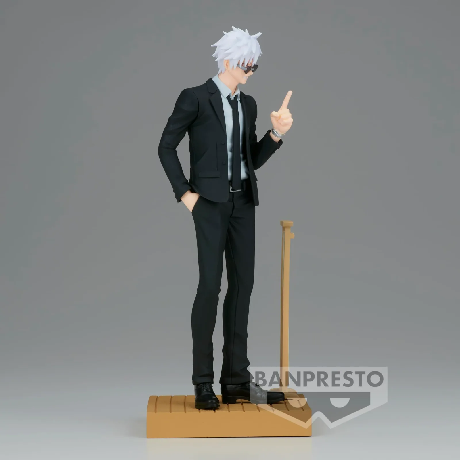 Banpresto Jujutsu Kaisen Satoru Gojo Suit Version Diorama Figure - Image 2